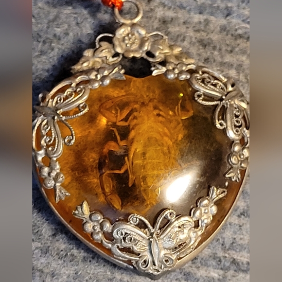 1940's style mixed metal silver around fossilized amber with scorpion inside - Picture 8 of 10